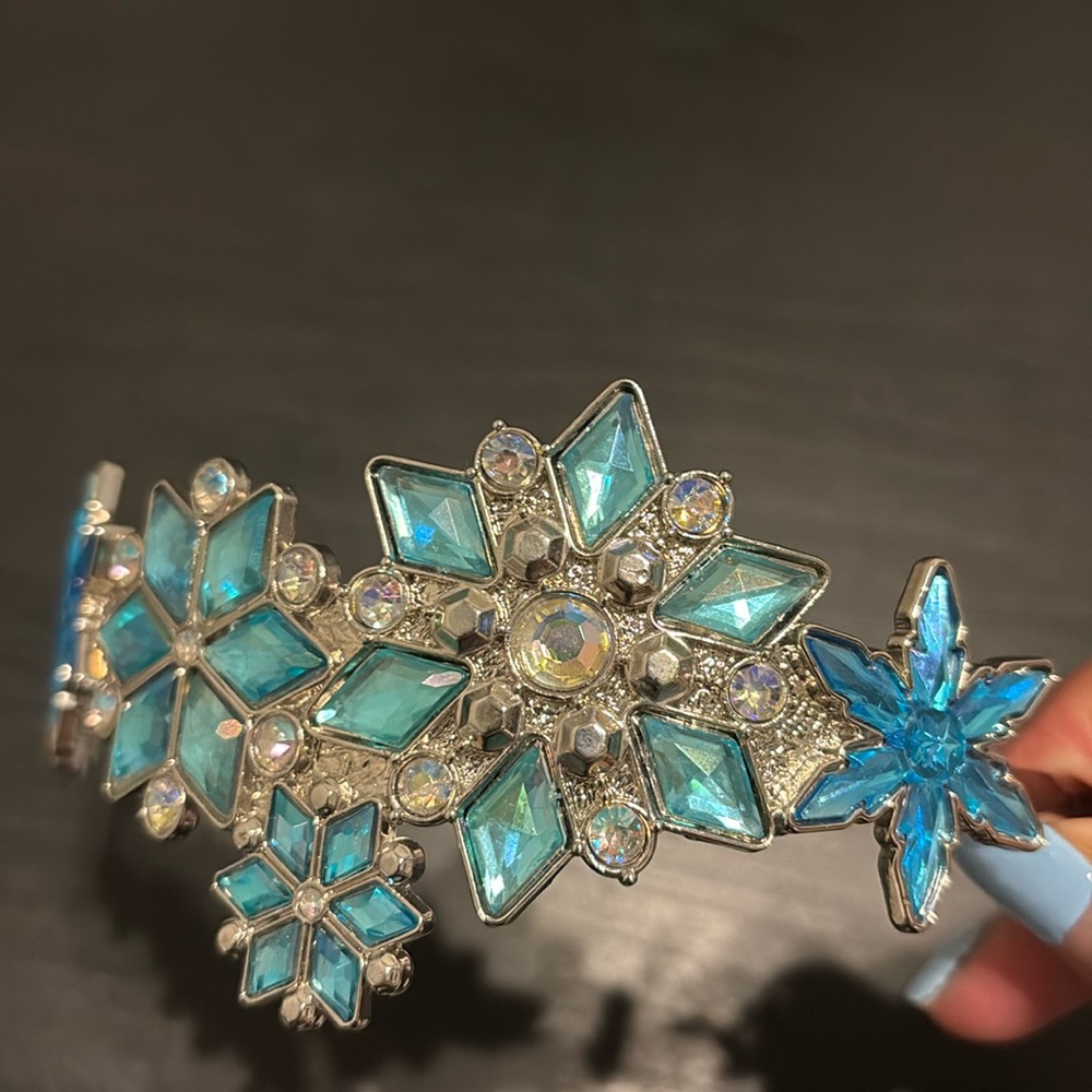Disney Elsa Tiara Crown Metal Limited Edition London Official Snowflake Costume